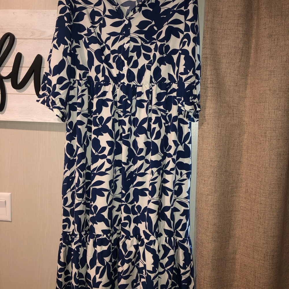 Elegant Navy and White Leaf Print Dress